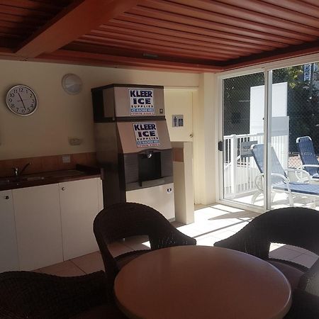 Surfers/Broadbeach Pool View. Free Parking & Wifi Gold Coast Exterior photo